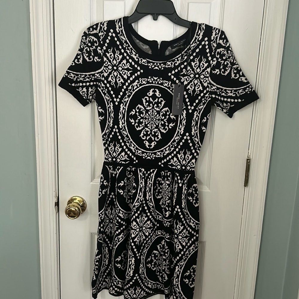 Romeo + Juliet Couture Women's Short Sleeve Intarsia Knit Dress Size Medium - Picture 1 of 4